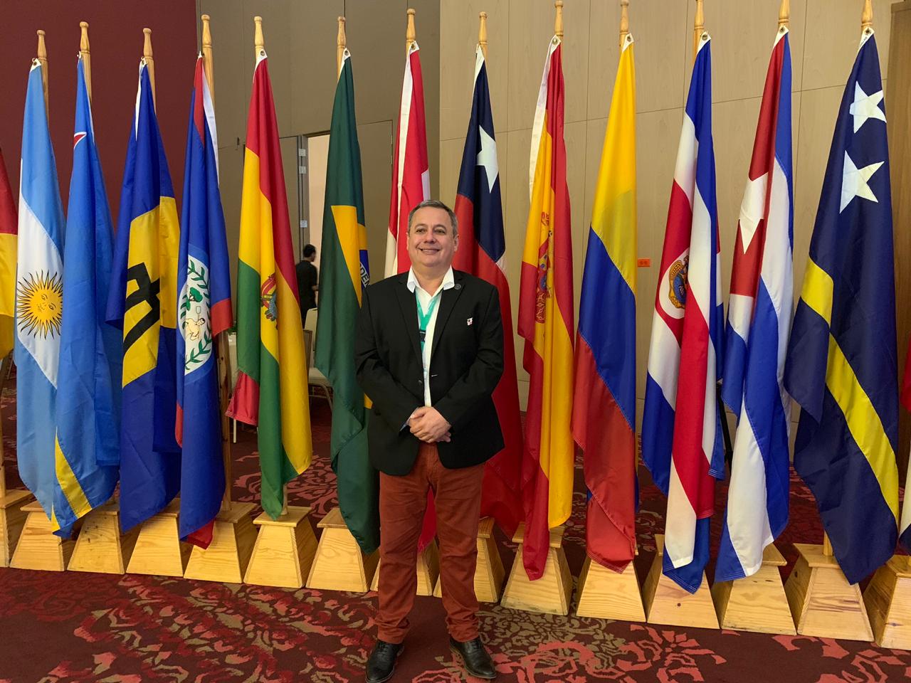 Bioquímico tarijeño logra presidencia de Confederación Latinoamericana de Bioquímica Clínica