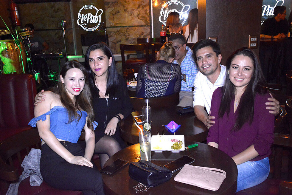 Noches de amigos en El Pub
