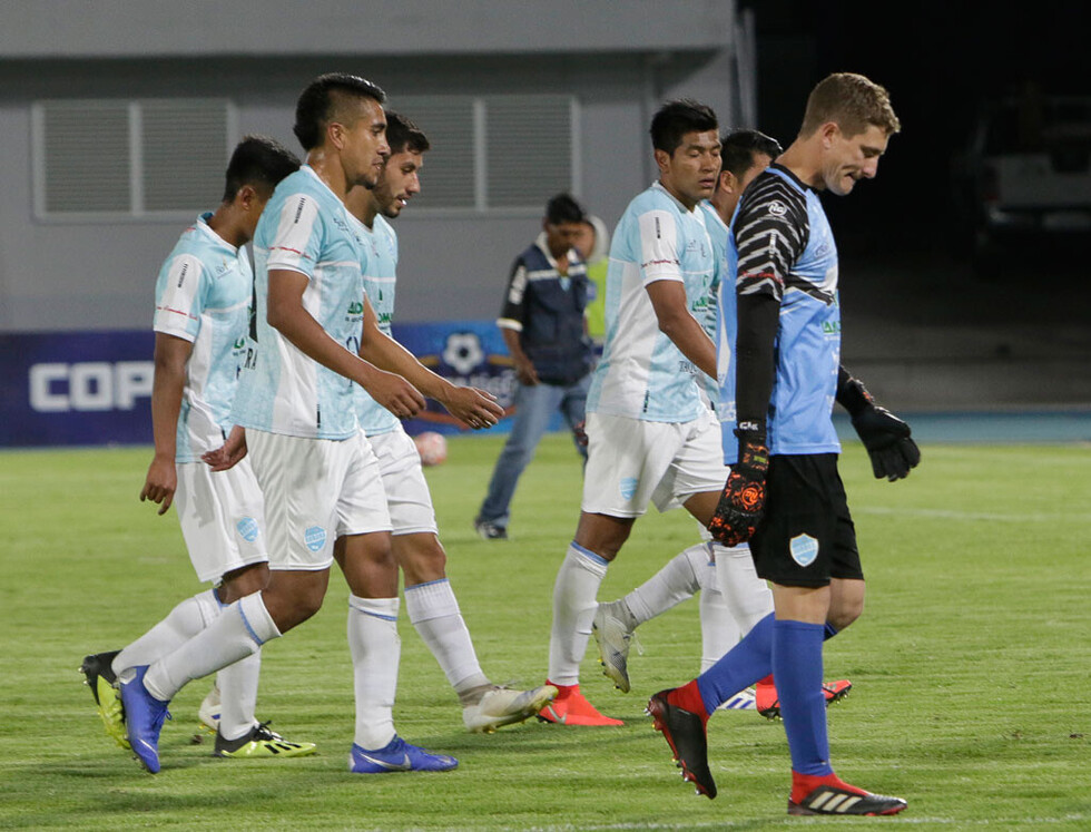 Aurora cae ante Blooming  y se va en picada al descenso