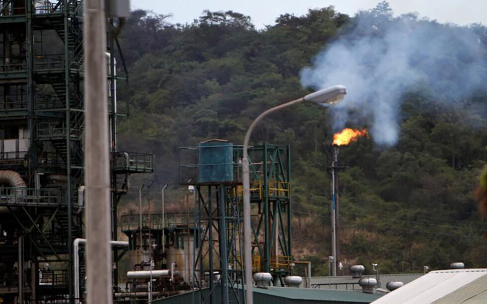 Ecuador anuncia su retiro de OPEP por problemas fiscales
