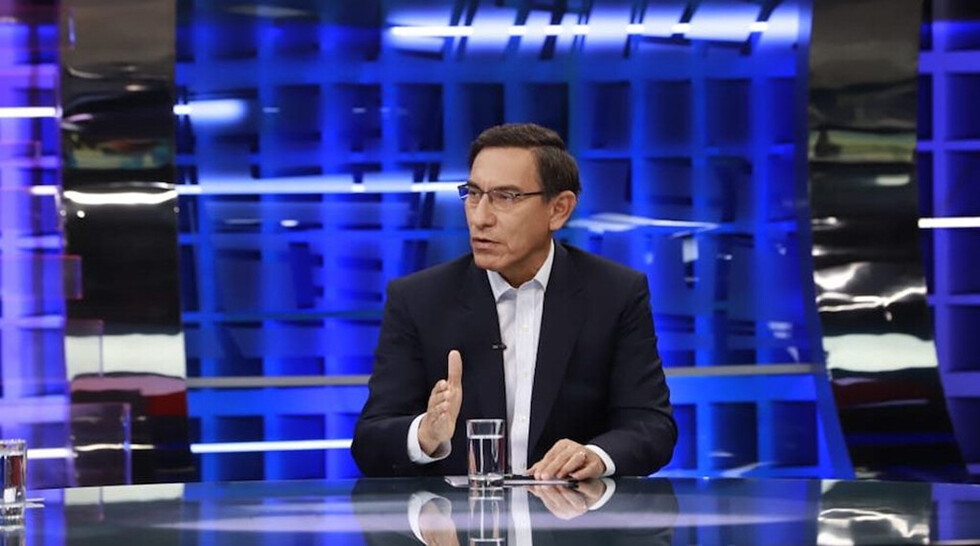 Vizcarra descarta reelección, defiende cese del Congreso