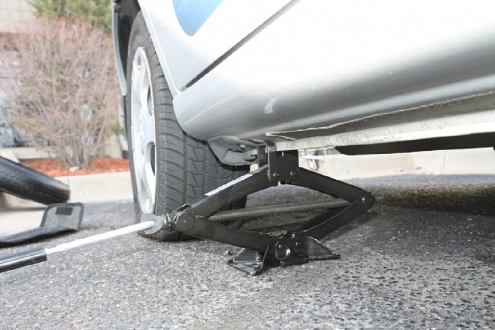 Murió aplastado cuando cambiaba una llanta en la carretera Santa Cruz-Tarija