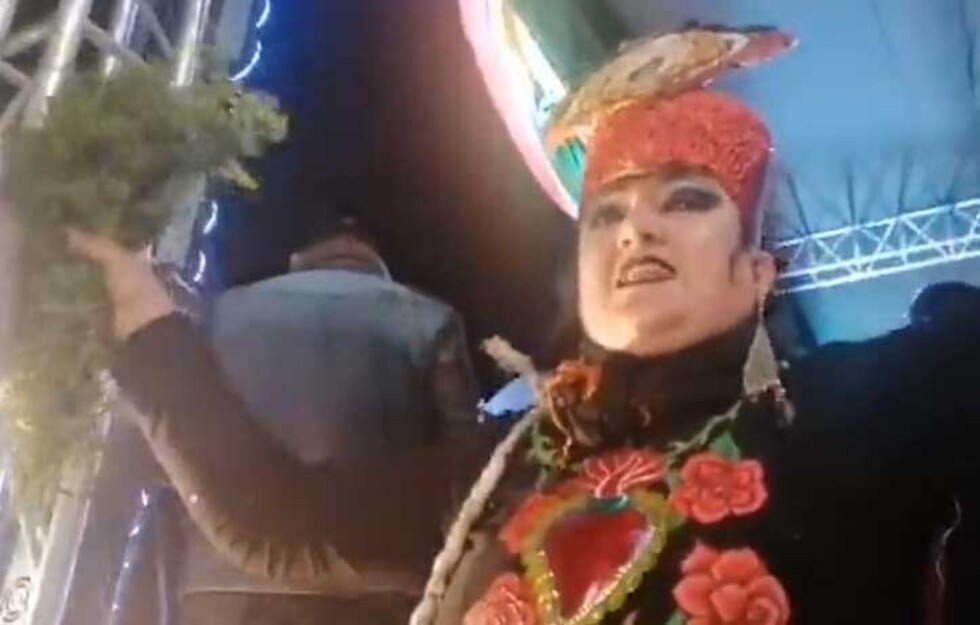 María Galindo desata silbatina del Cabildo con su discurso: “¡Esto es machocracia!”