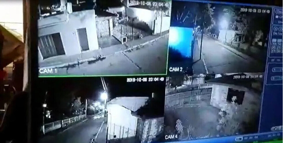 Roban rotisería y disparan en la cara a un empleado