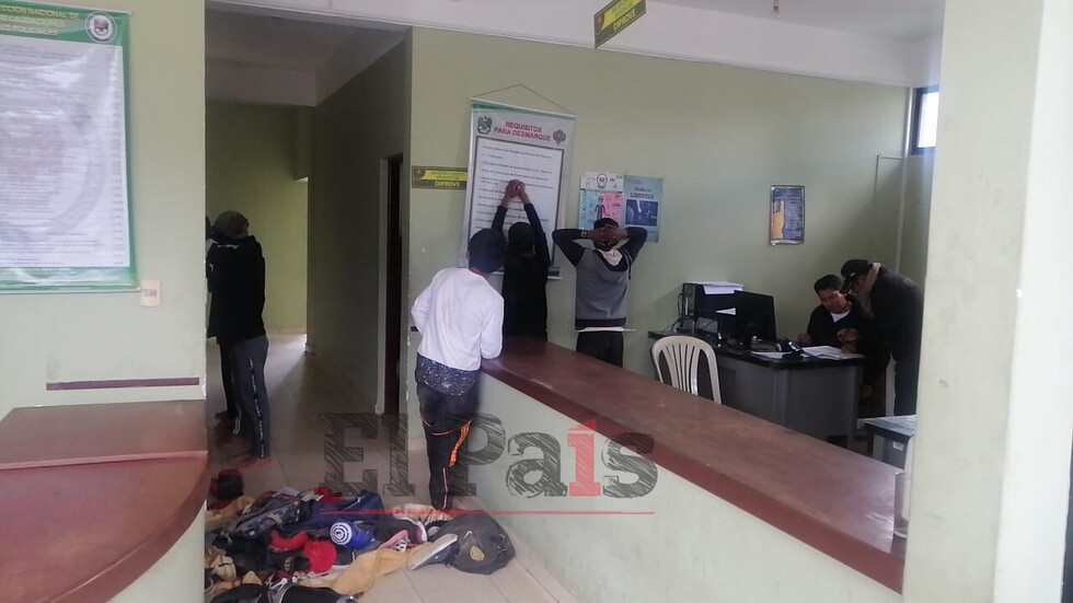 Ocho arrestados en El Trigal tras intento de robo a vehículo