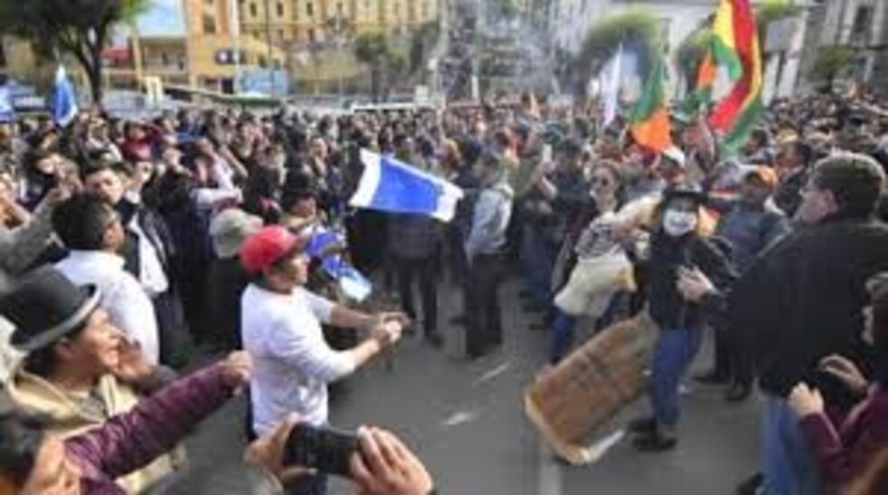 La violencia se desata en La Paz: Albarracín herido en la cabeza