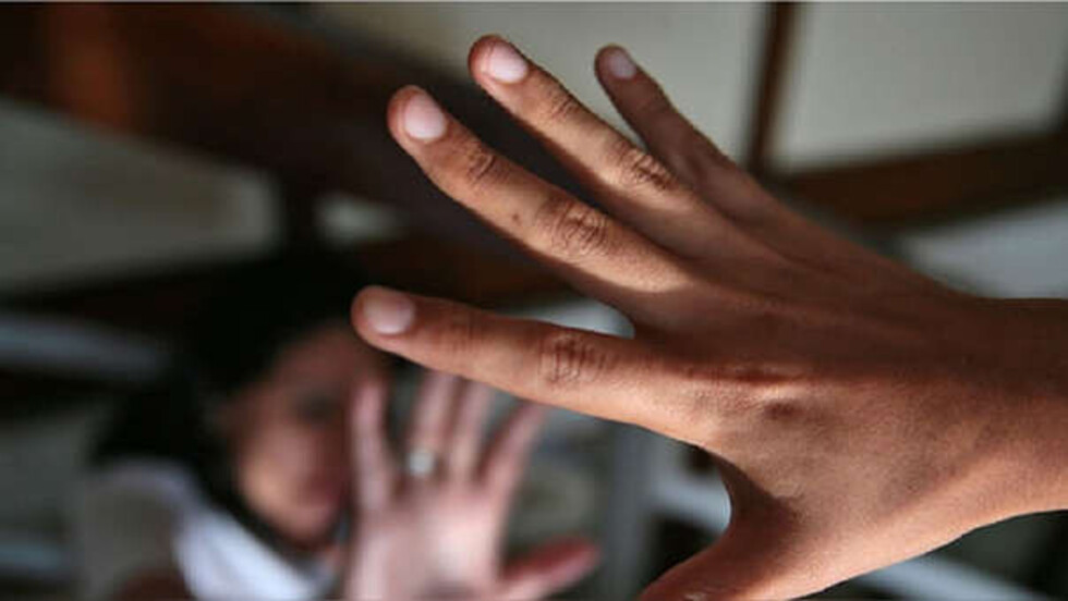 Un albañil violó a sus dos hermanas menores