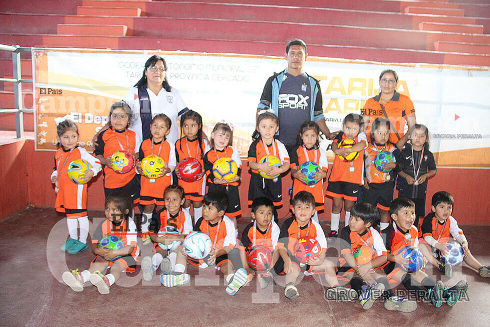 Postales del certamen inter-jardines de futsal