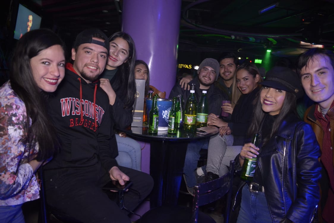 Diversión y música con los amigos