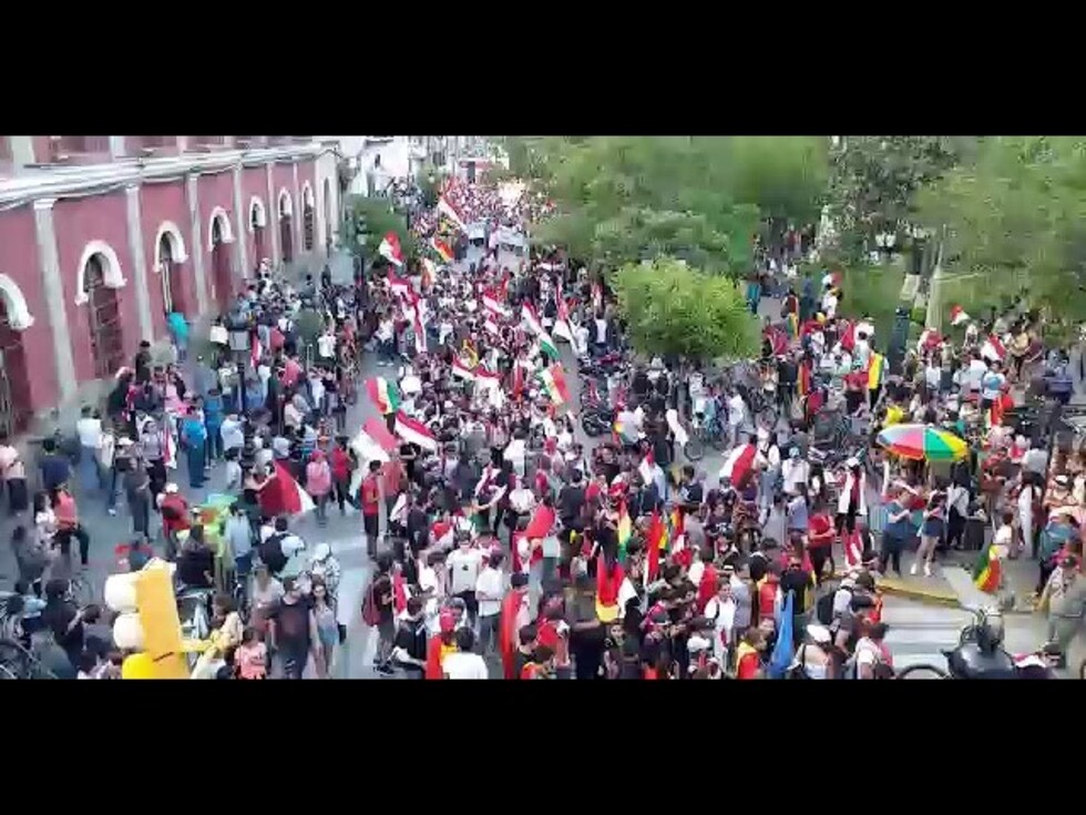 Multitud fue partícipe de marcha en "Defensa de la democracia" en Tarija