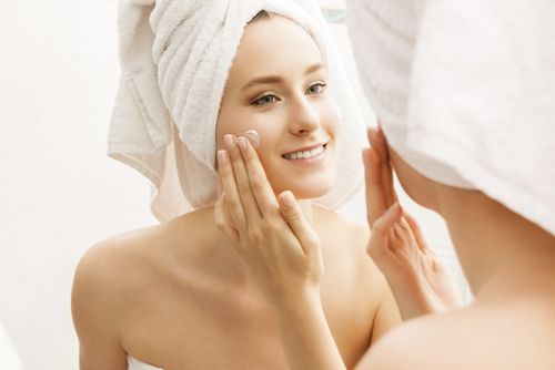 Aceites versus cremas: ¿Cuál es la mejor hora para hidratar la piel?