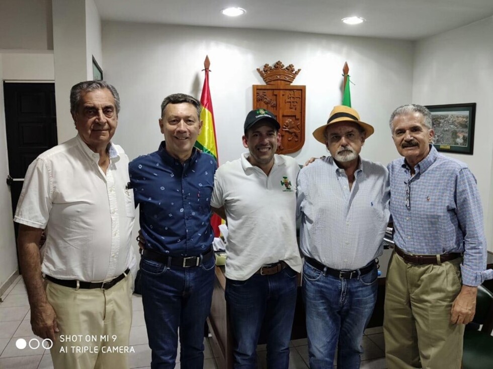 Camacho insiste, intentará llegar nuevamente a La Paz el miércoles a las 14:30