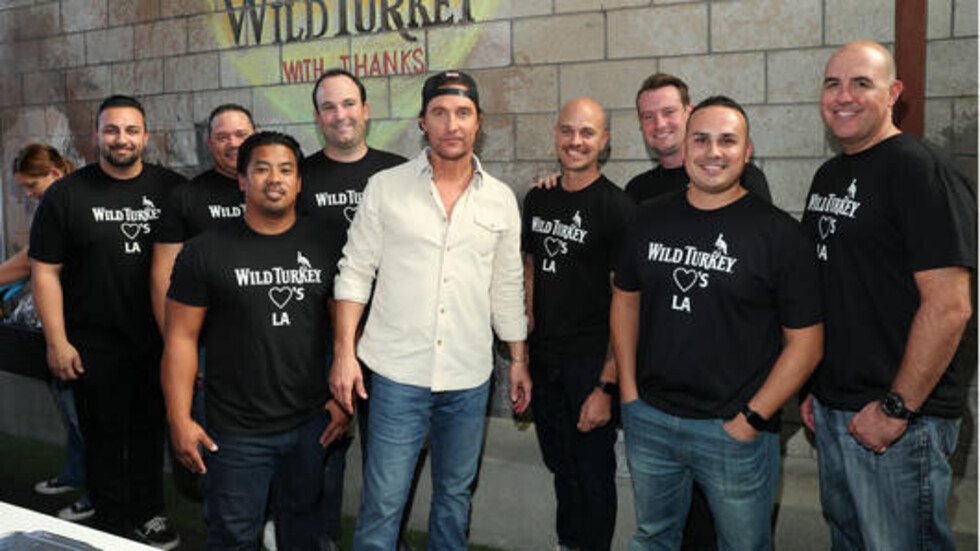 Matthew McConaughey  cocinó para socorristas