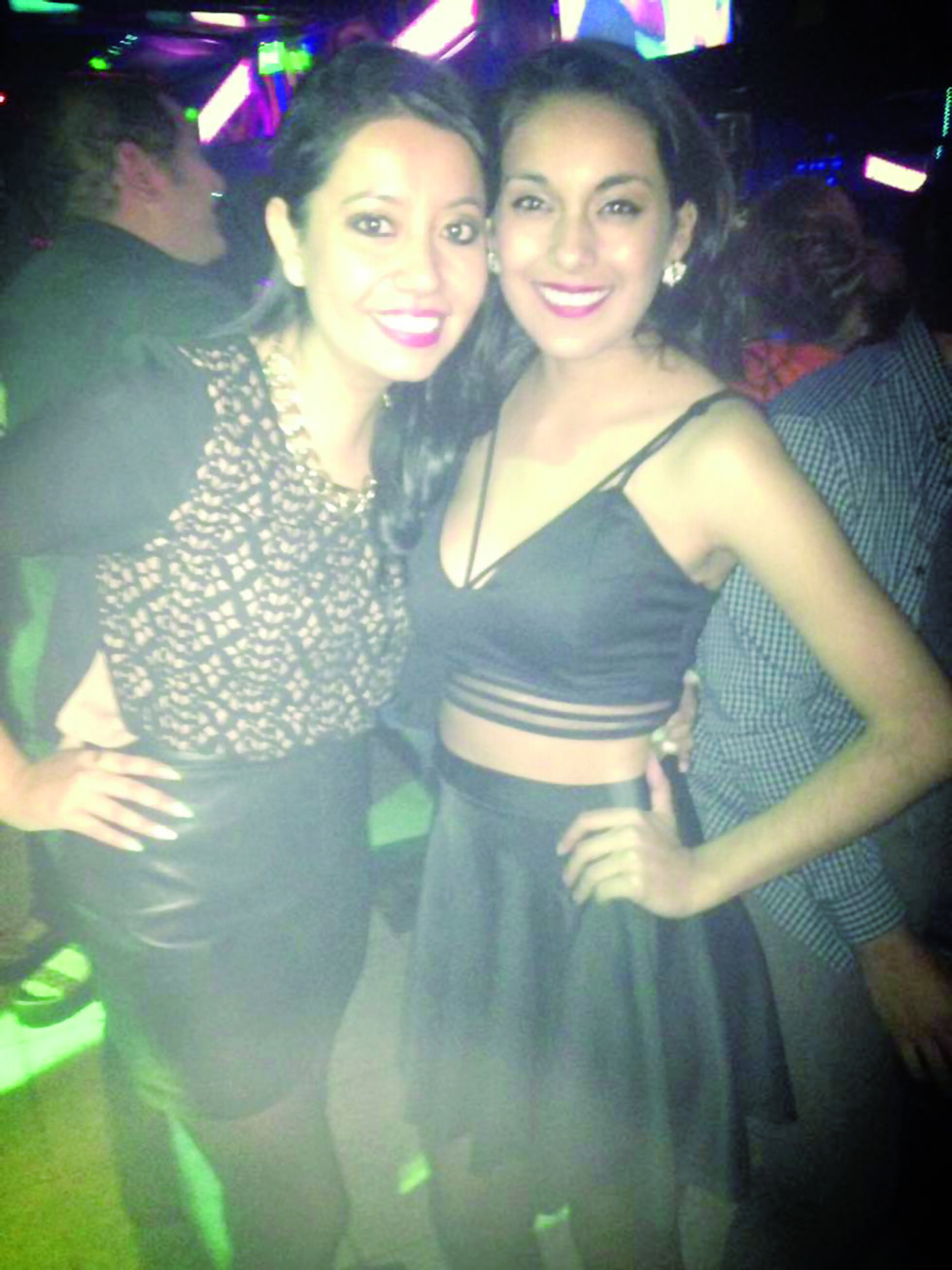 Compartiendo    en la discoteca