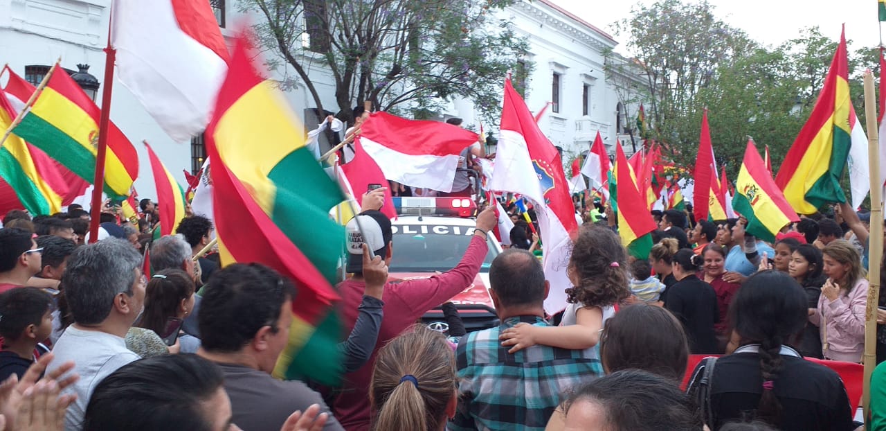 Caravana tarijeña que se dirige a La Paz se encuentran con buena salud