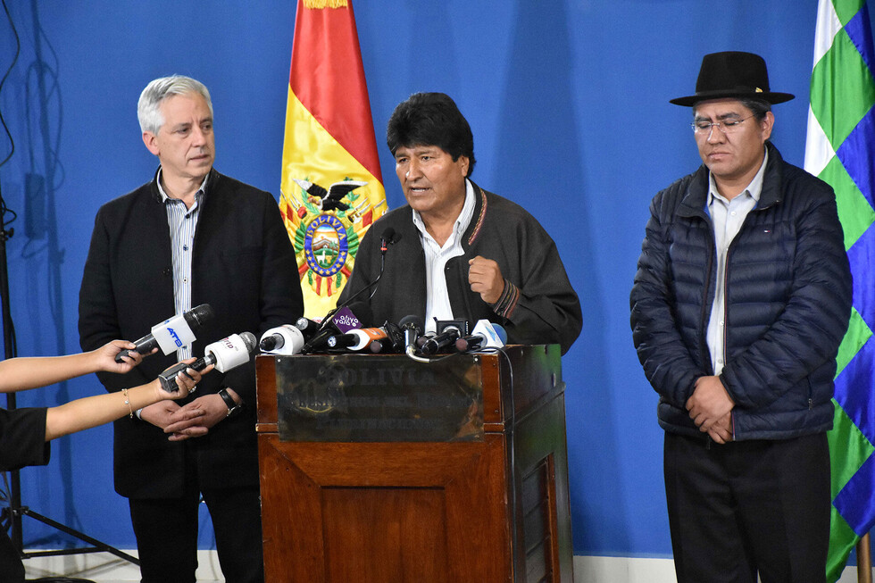 Evo deja el Gobierno y dice que seguirá con movimientos sociales