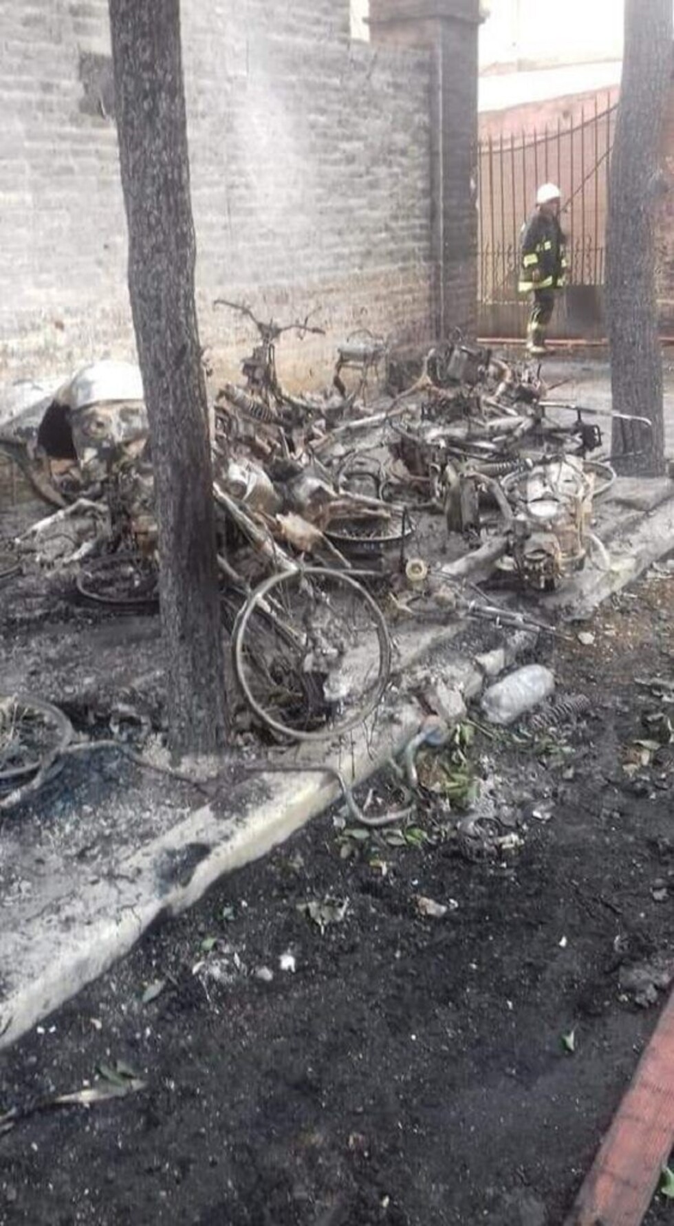 Tras arduas horas de trabajo, logran sofocar el fuego en el ingenio La Esperanza