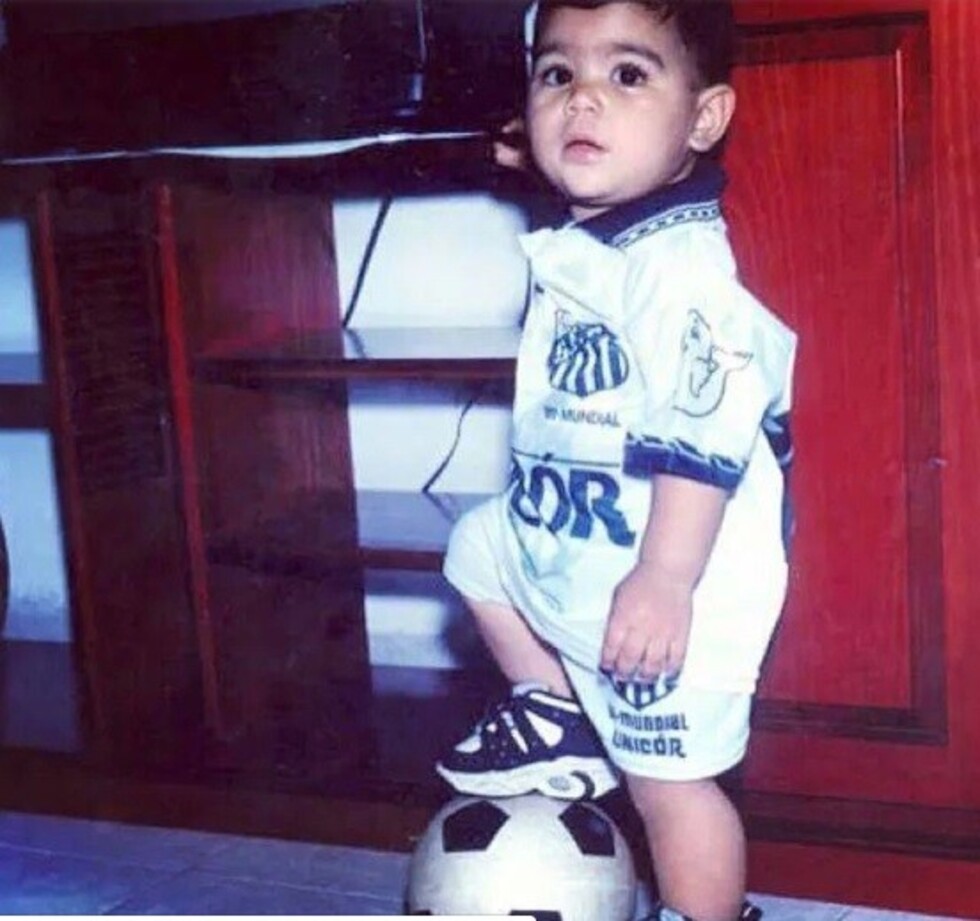 La historia de Gabigol, la estrella que se crio entre tiros en favelas