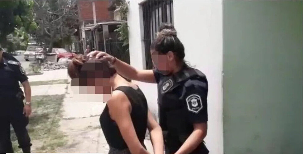 Capturan a la chica que apuñaló a adolescente