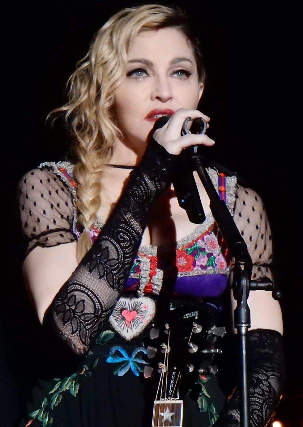 Madonna bebe su orina  para mantener su belleza