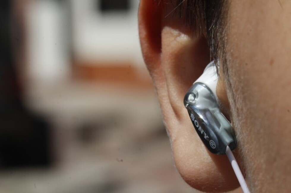 El 60% de la pérdida auditiva en jóvenes se puede evitar