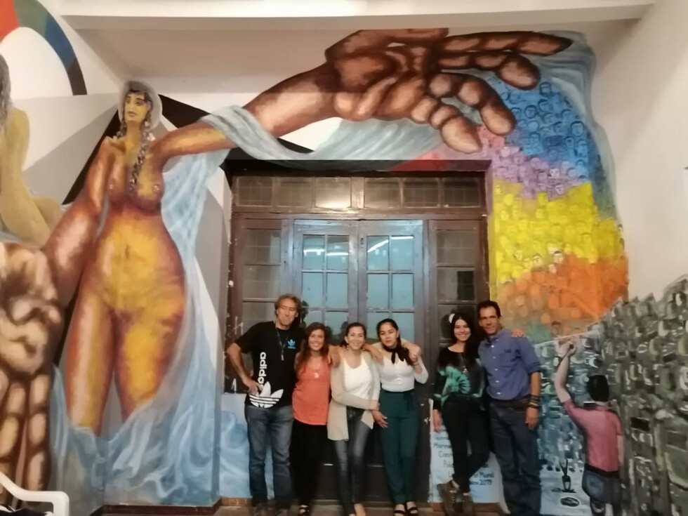 La democracia de las minorías y el muralismo de Polo Castellanos