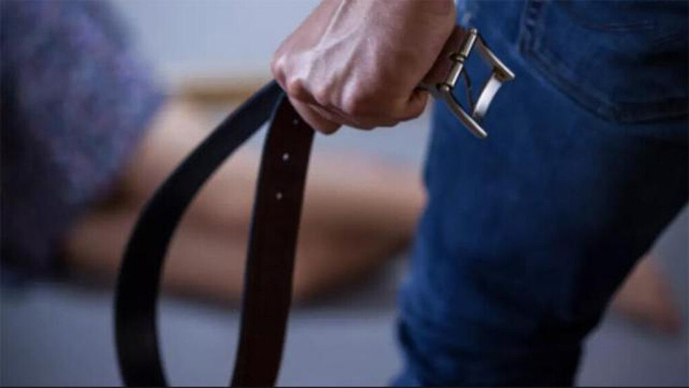 Mujer fue chicoteada por su ex pareja