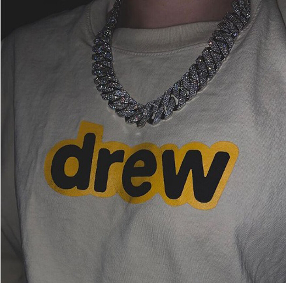 Hailey regaló  lujoso collar  a Justin Bieber