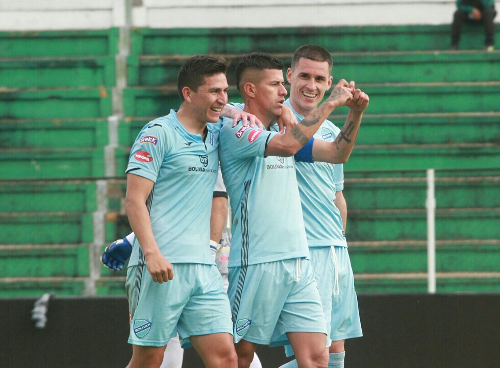 Bolívar gana a Destroyers y se aferra a la lucha por el título