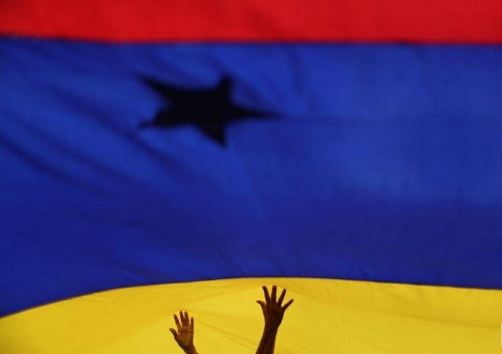 Militares venezolanos abandonan embajada de Panamá en Caracas