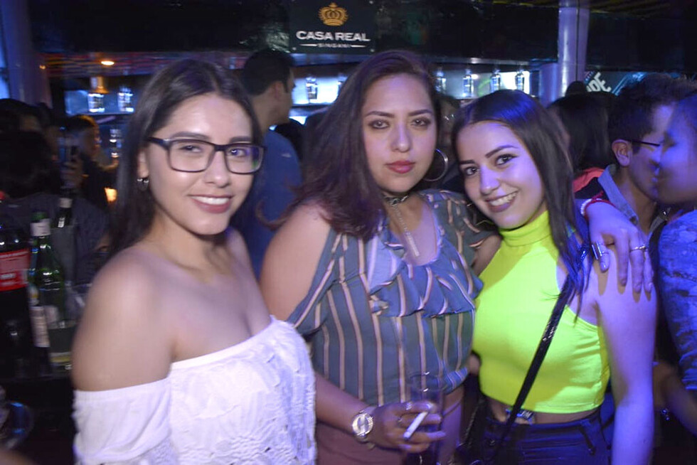 Chura fiesta en la discoteca