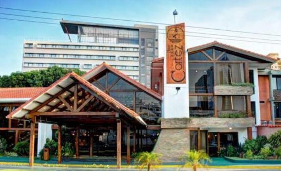 Hotel desmiente a Camacho y amenaza con juicio por falsa acusación sobre audios
