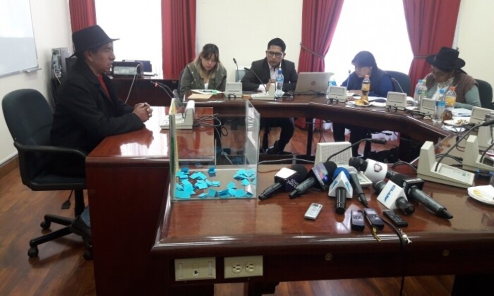 Entrevistas para vocal del TSE avanzan en tres grupos; Cusi responde que buscará la independencia del órgano