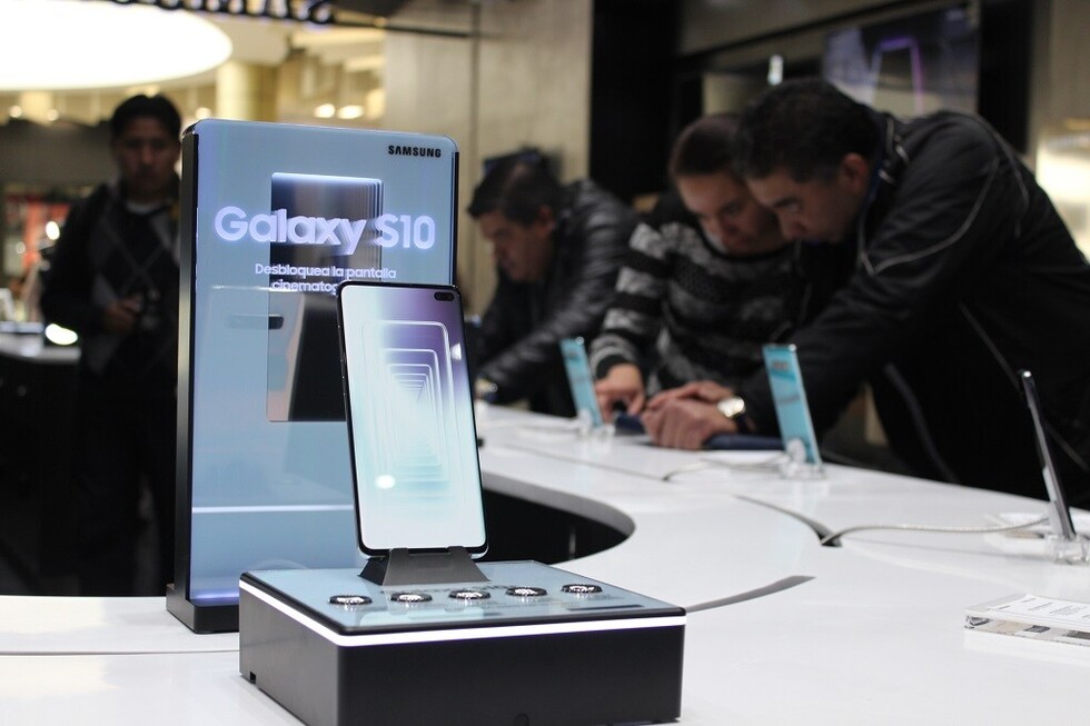Campaña navideña de Samsung regala a clientes hasta Bs 2.000