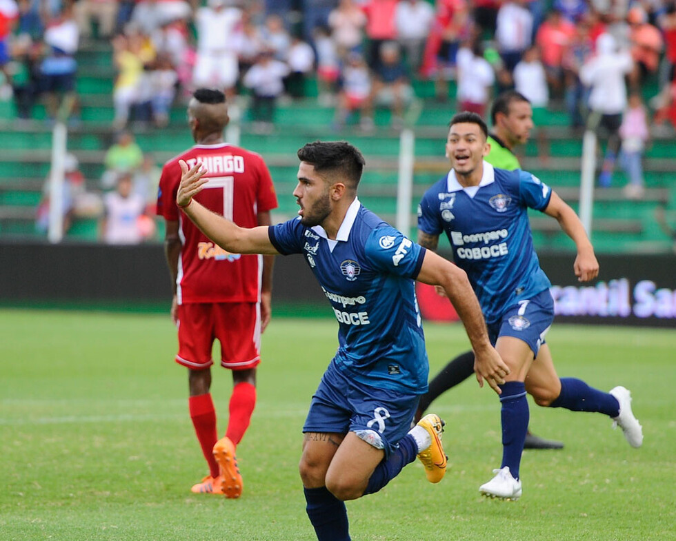 Wilstermann sigue en la punta gracias a los goles de Melgar