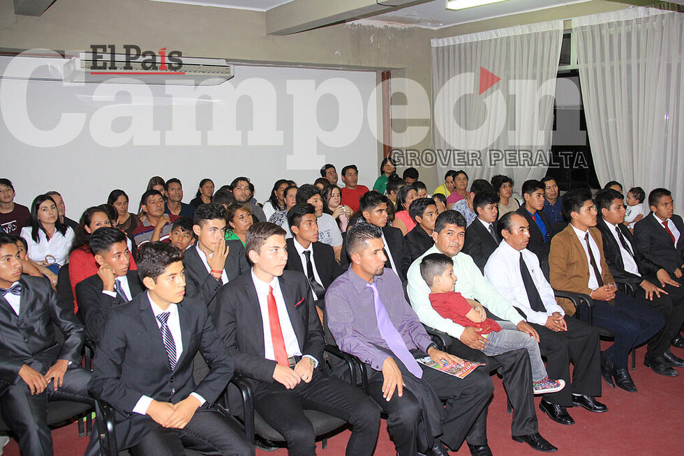 Campeones nacionales de fútbol reciben merecido reconocimiento