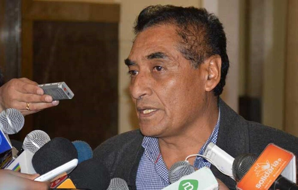 Diputado: ex ministros deben dar la cara