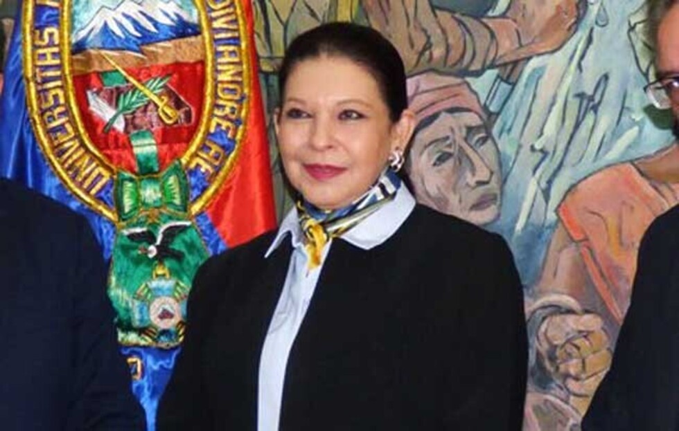 Embajadora de México deja Bolivia tras expulsión de Áñez