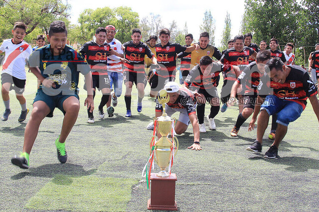 Postales de la fecha final del torneo oficial del fútbol gremial