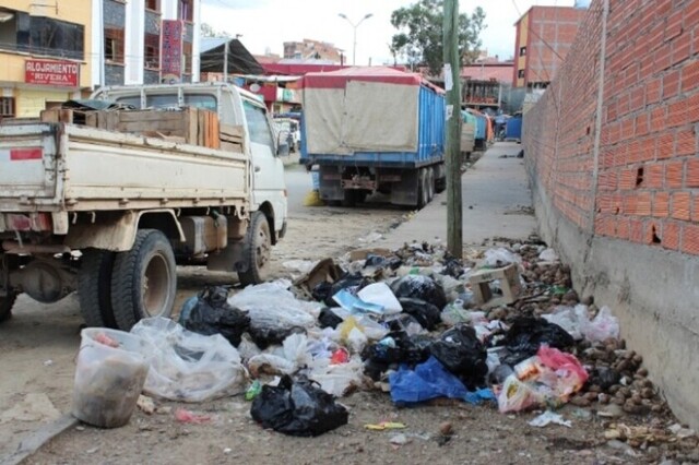 El mercado Campesino genera cinco toneladas de basura al día