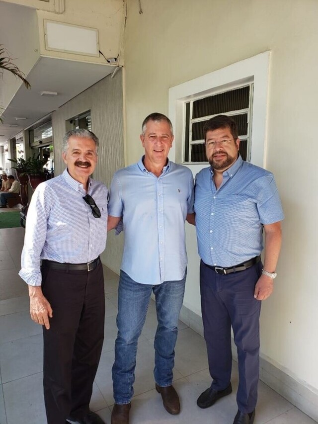 Branko Marinkovic regresa al país, confirma acercamientos con fuerzas políticas rumbo a elecciones