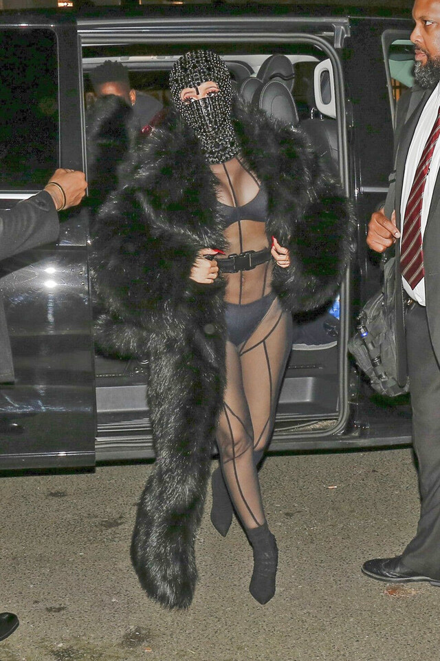 Cardi B fue al  Fashion Week  e impactó
