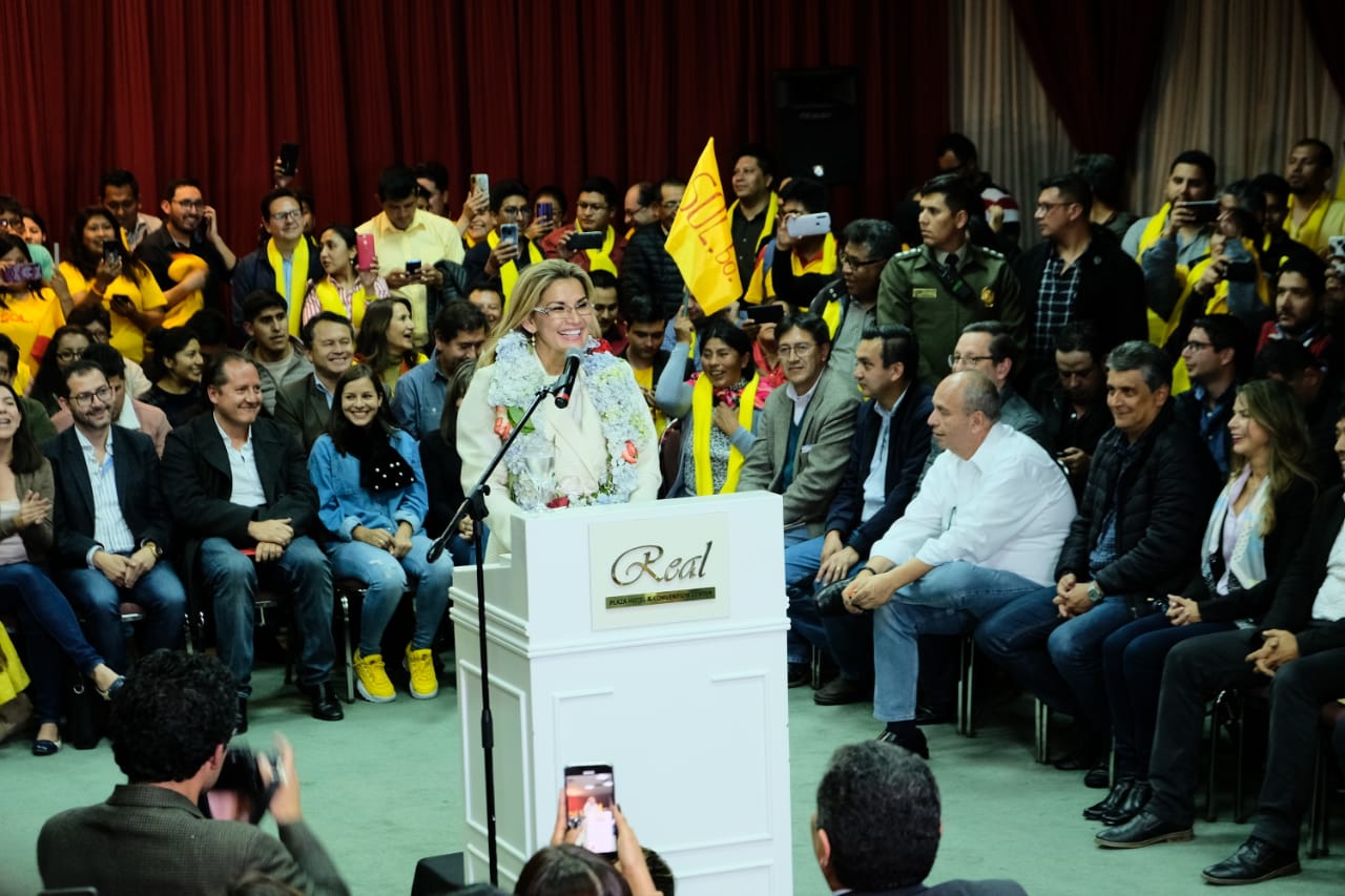 Áñez se lanza; Mesa, Camacho, Tuto, Chi y Arce en carrera
