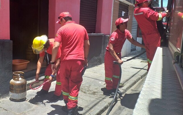 Local en el centro de Tarija se incendió