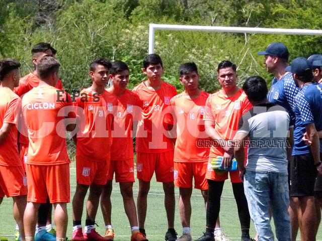 Ciclón va por tres jugadores más y se retira del mercado