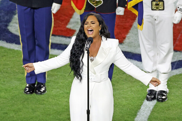 Demi Lovato  fue aplaudida en Super Bowl