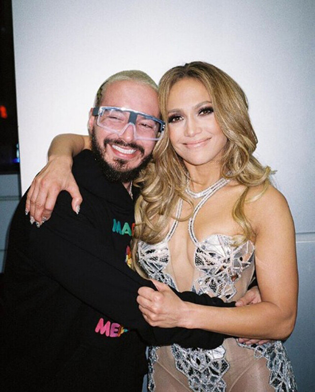 J Balvin agradece a  JLo por dejarlo brillar