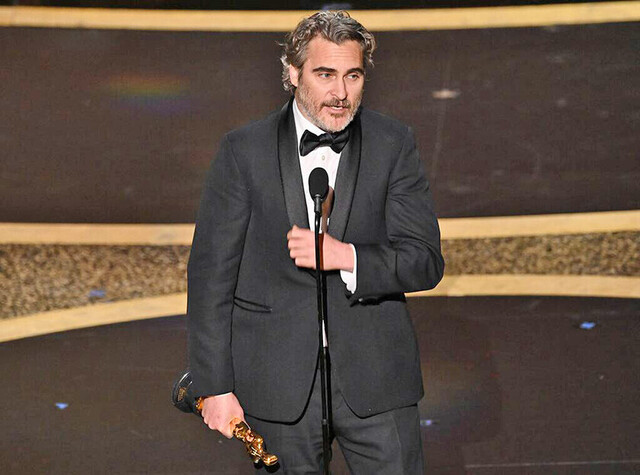 Phoenix ganó el Oscar y  recordó a su hermano