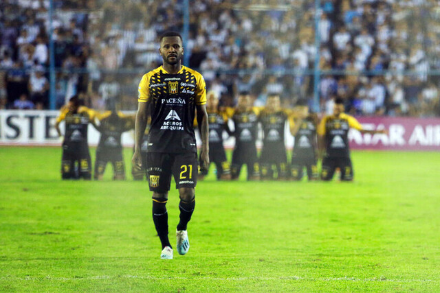 Rolando Blackburn pide disculpas al hincha de The Strongest