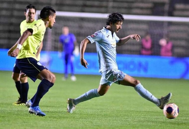 Un Bolívar entonado visita a Blooming